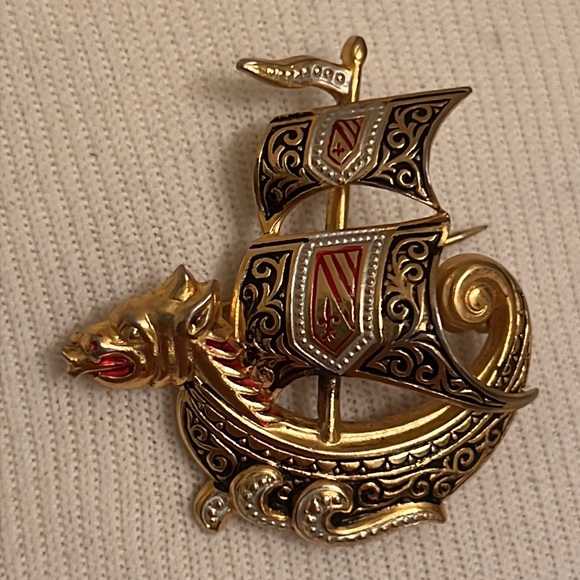 Vtg Damascene style dragon ship, brooch, pin in gold tone Spanish Galleon EUC - Picture 1 of 7